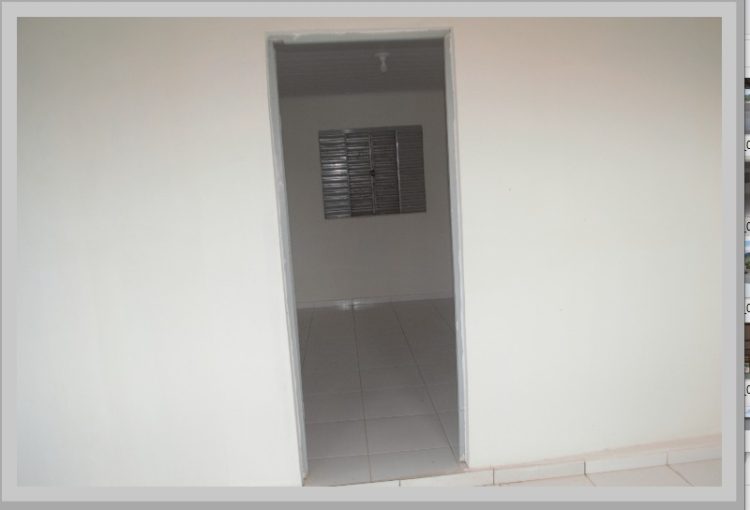 Vende-se uma  casa no coração da cidade;  Realize seu sonho de morar no centro de Mantena; veja as fotos
