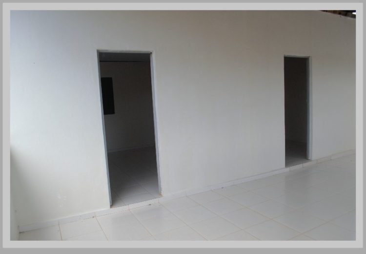 Vende-se uma  casa no coração da cidade;  Realize seu sonho de morar no centro de Mantena; veja as fotos