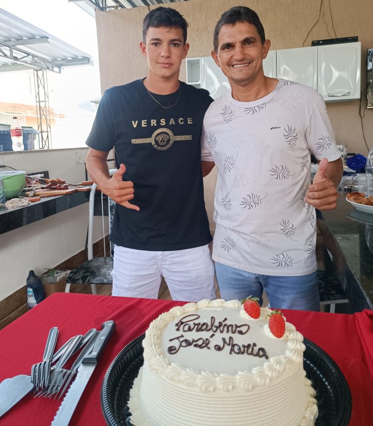 Parabéns desta segunda-feira, (9),  para José Maria Ferrim que comemorou junto com a família, amigos  e a mamãe mais um ano de vida  