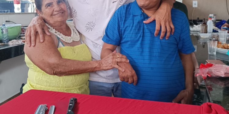 Parabéns desta segunda-feira, (9),  para José Maria Ferrim que comemorou junto com a família, amigos  e a mamãe mais um ano de vida  