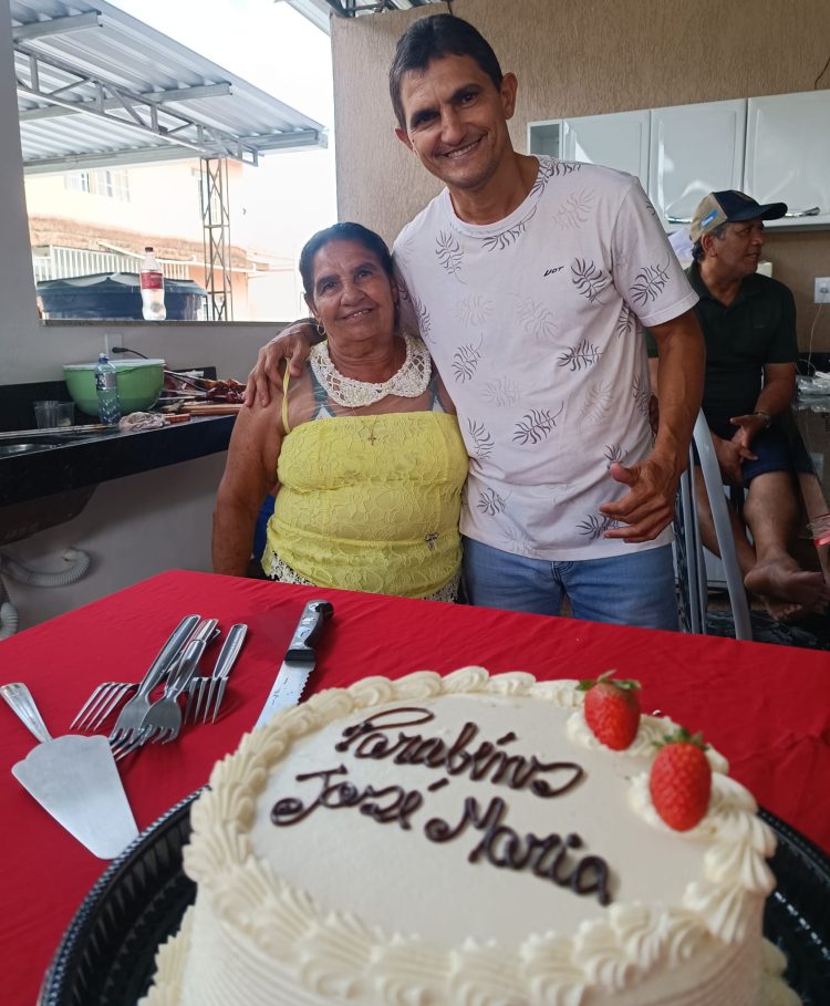 Parabéns desta segunda-feira, (9),  para José Maria Ferrim que comemorou junto com a família, amigos  e a mamãe mais um ano de vida  