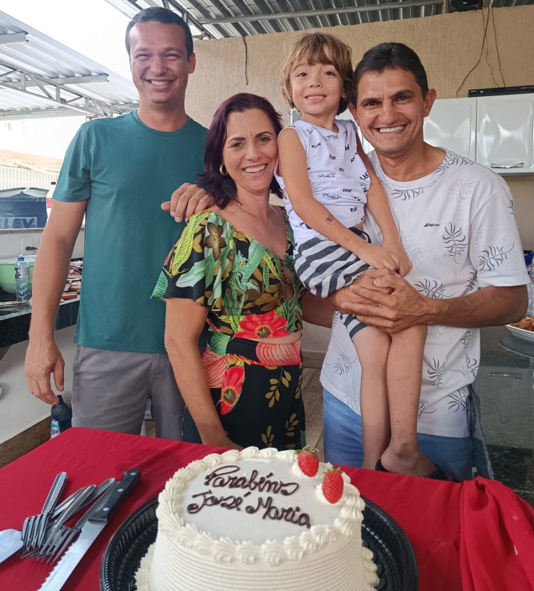 Parabéns desta segunda-feira, (9),  para José Maria Ferrim que comemorou junto com a família, amigos  e a mamãe mais um ano de vida  