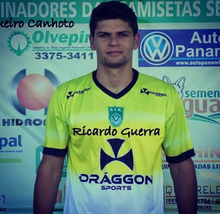A  superação e a  volta por cima do zagueiro Ricardo  Guerra , campeão invicto da Taça Cidade  pelo Vila Nova de  Mantena 