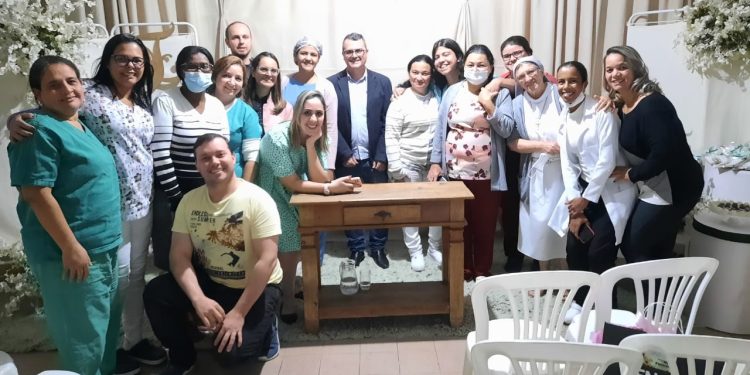 HSVP  finaliza  Semana  da Enfermagem  com  palestra  do  psicólogo e pastor Marcelo Petrucci em Mantena