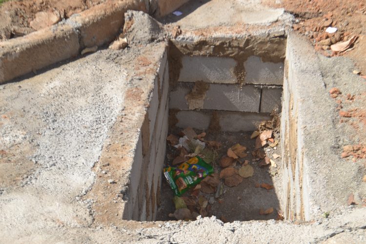 Imagem da Semana: Substituição de asfalto emburacado  por bloquetes é uma realidade na rua Crisântemo no bairro Boa Esperança em Mantena 