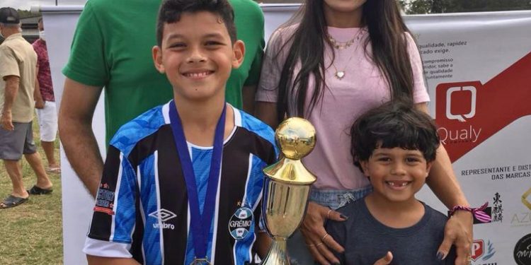 Conheça Luca Sena o craque mirim mantenense que surge com grande potencial para o futebol brasileiro