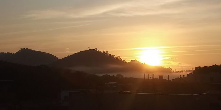 ‘Isfriô’: sensação térmica  diminui  para o fim de semana, veja o tempo em Mantena 