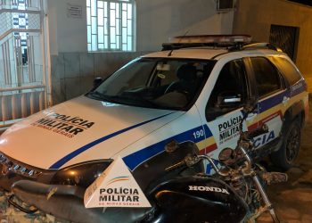 PM recupera em estrada vicinal de Itabirinha moto furtada em Nova Belém, homem consegue escapar