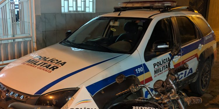 PM  recupera  em estrada vicinal  de Itabirinha  moto furtada em Nova Belém, homem consegue escapar 