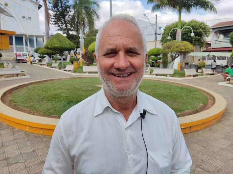 Candidato a Deputado Federal Professor Wanderley cumpre AGENDA em Central de Minas