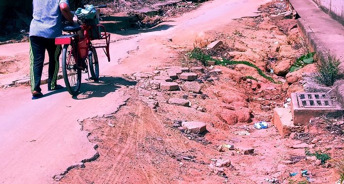 Há mais de um ano: Veja a situação de vergonha na Rua Luiz Oaks no bairro  Boa Esperança  em Mantena 