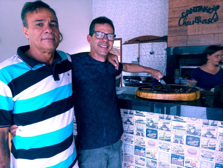 Parabéns! Ademir Cunhado comemora 60 anos com amigos e familiares na Estância Capixaba em São João do Manteninha, MG