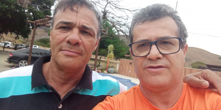 Parabéns! Ademir Cunhado comemora 60 anos com amigos e familiares na Estância Capixaba em São João do Manteninha, MG