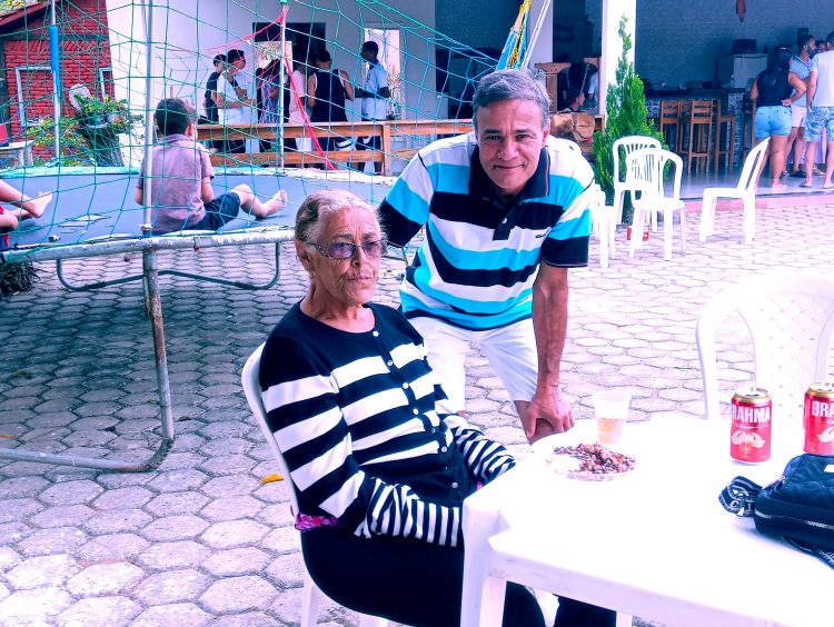 Parabéns! Ademir Cunhado comemora 60 anos com amigos e familiares na Estância Capixaba em São João do Manteninha, MG