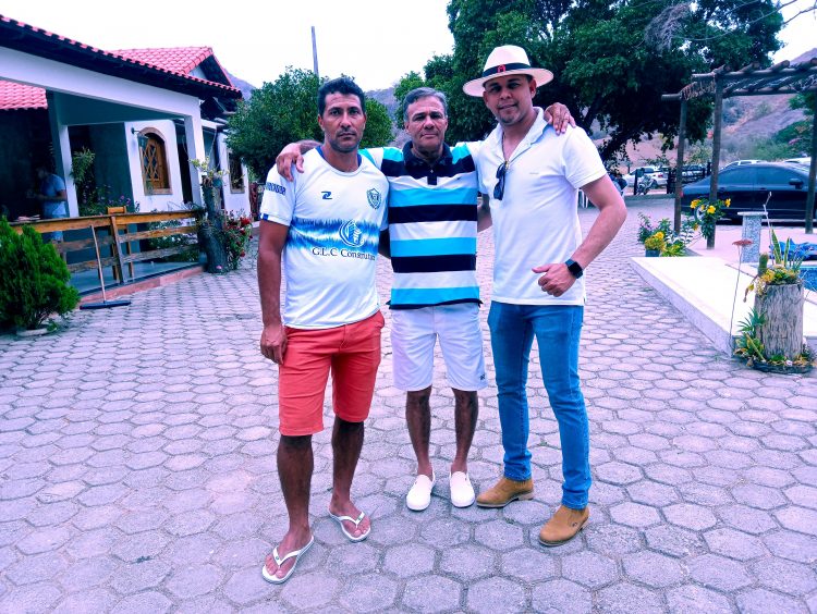 Parabéns! Ademir Cunhado comemora 60 anos com amigos e familiares na Estância Capixaba em São João do Manteninha, MG