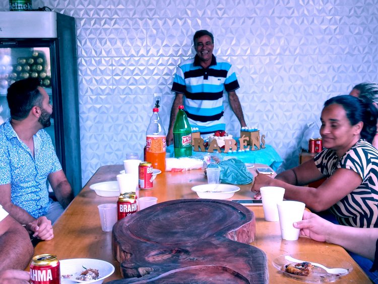 Parabéns! Ademir Cunhado comemora 60 anos com amigos e familiares na Estância Capixaba em São João do Manteninha, MG