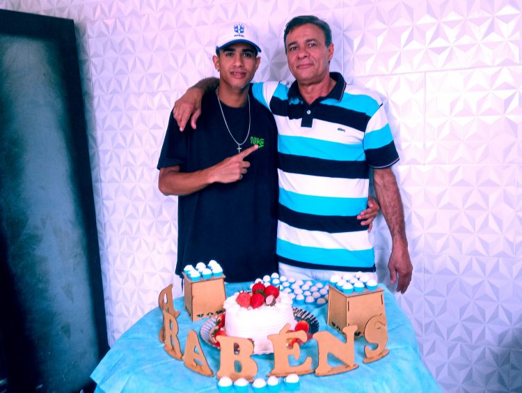 Parabéns! Ademir Cunhado comemora 60 anos com amigos e familiares na Estância Capixaba em São João do Manteninha, MG