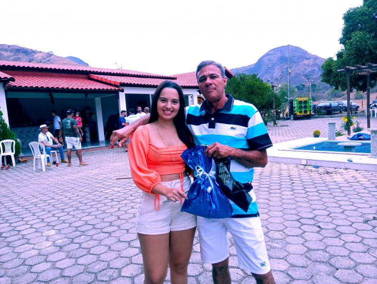 Parabéns! Ademir Cunhado comemora 60 anos com amigos e familiares na Estância Capixaba em São João do Manteninha, MG