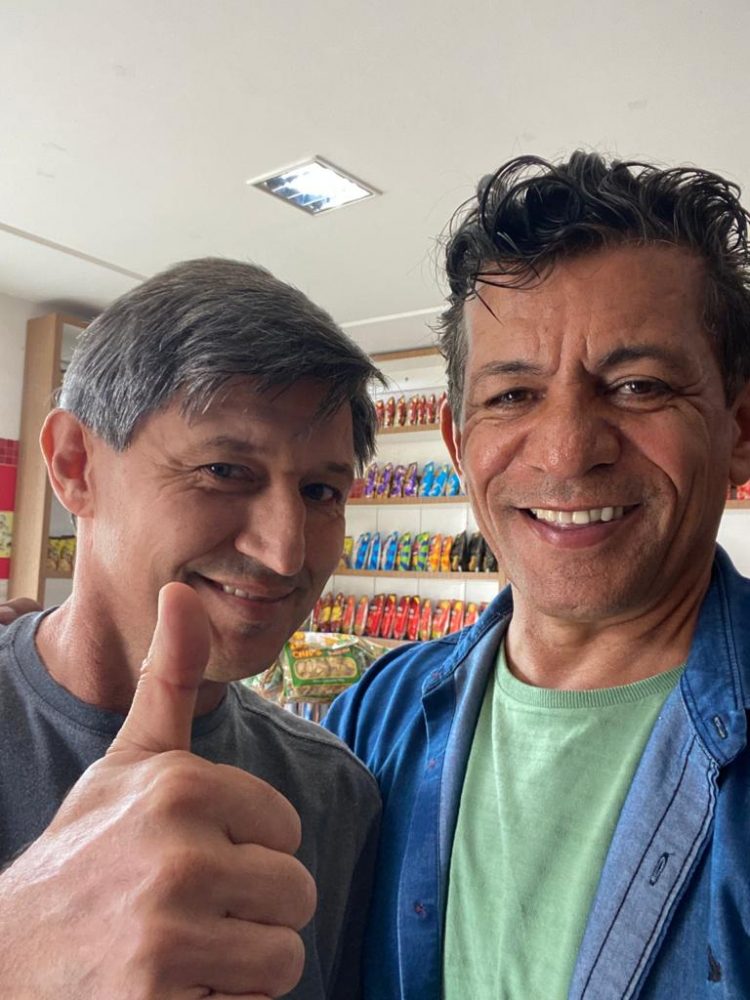 Brasileiros que moram nos EUA  podem  eleger  Urbano Santos,  ex- imigrante como Deputado Federal por Minas Gerais, candidato fez campanha em  Mantena  