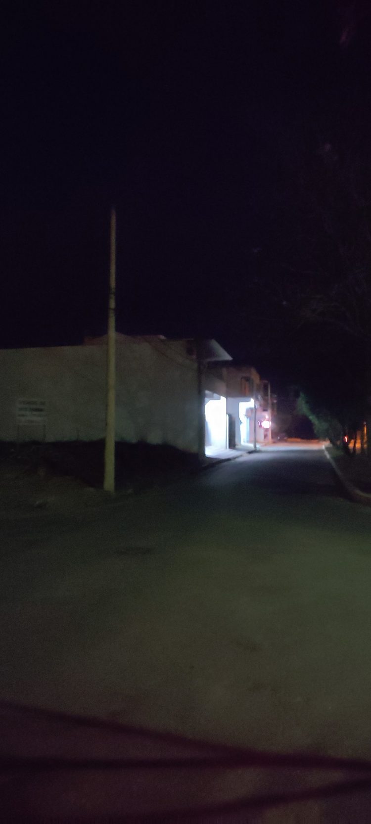 Há mais de um  ano: Prefeito João Rufino não atende  Indicação e  Rua  José Fioravante Vasconcelos no bairro Santos Prates I   continua  escura em Mantena 