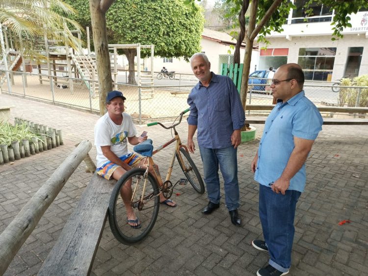 Candidato a Deputado Federal  Professor Wanderley  cumpre AGENDA em São João do Manteninha, Leste de Minas  