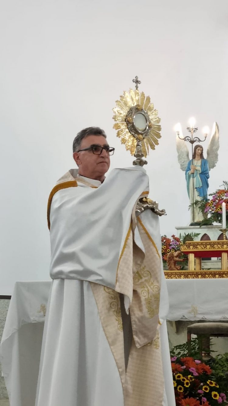 Exclusivo: Veja como foi a  visita pastoral do Bispo  Dom Messias à Paróquia Santo Antônio em Mantena