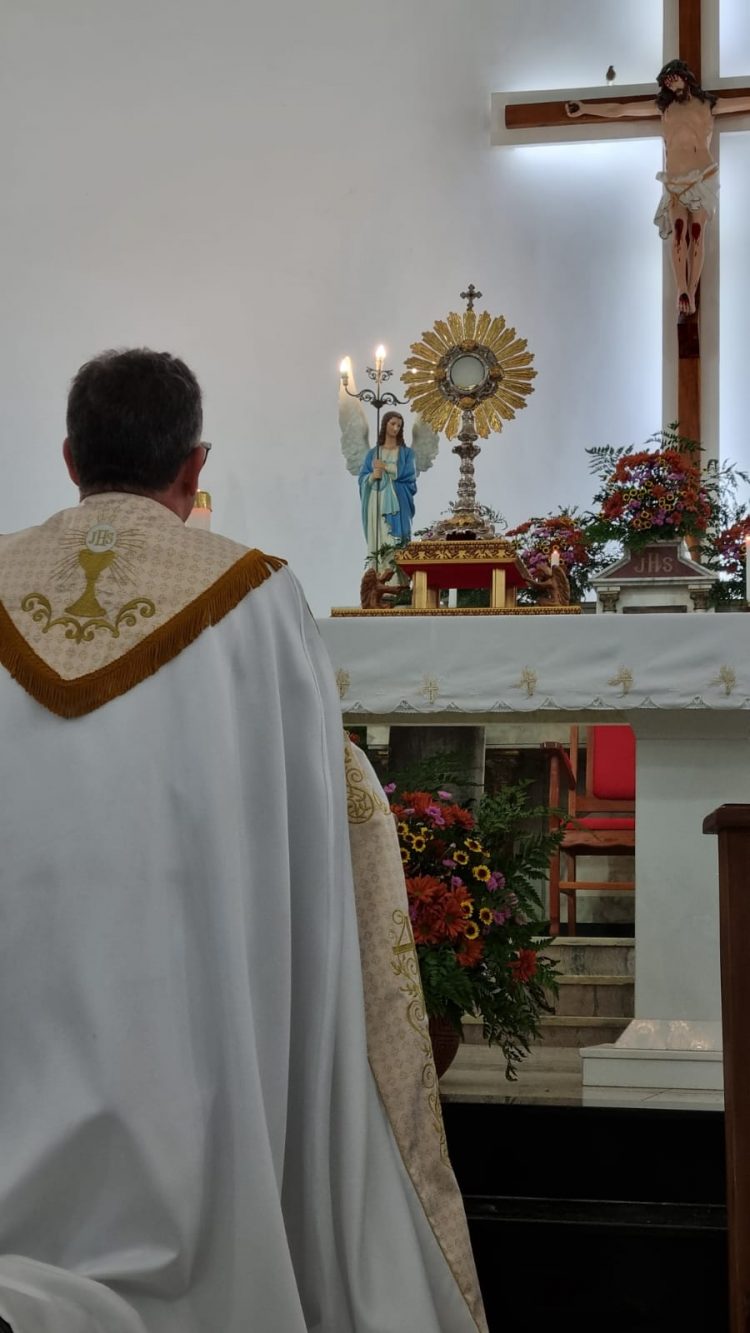 Exclusivo: Veja como foi a  visita pastoral do Bispo  Dom Messias à Paróquia Santo Antônio em Mantena