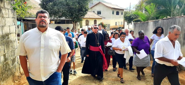 Exclusivo: Veja como foi a  visita pastoral do Bispo  Dom Messias à Paróquia Santo Antônio em Mantena
