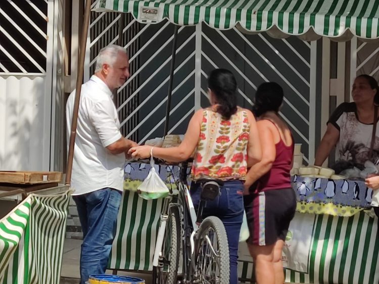 Candidato a Deputado Federal Professor Wanderley cumpre AGENDA em Central de Minas