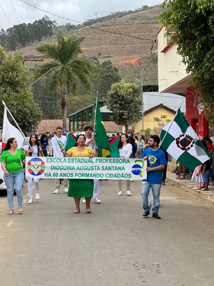Nova Belém comemora 200 anos da Independência do Brasil e 60 anos da Escola Estadual Dioguina Augusta Santana