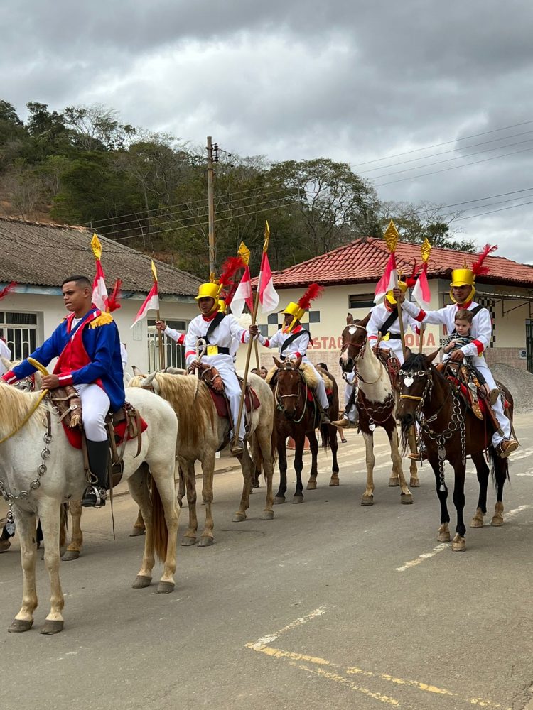 Nova Belém comemora 200 anos da Independência do Brasil e 60 anos da Escola Estadual Dioguina Augusta Santana