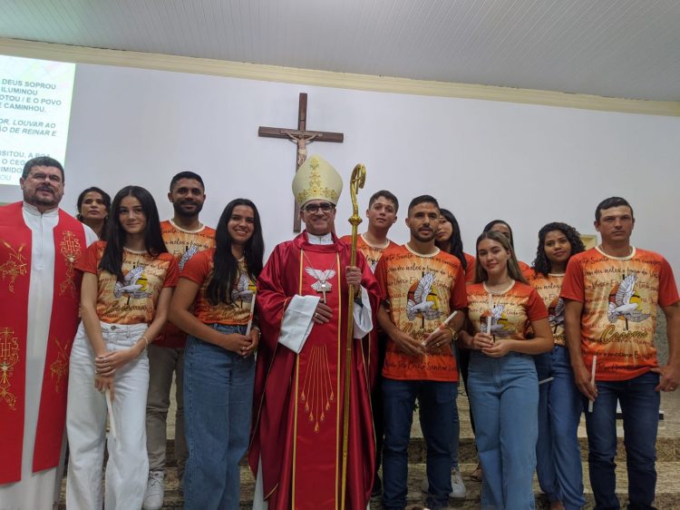 Exclusivo: Veja como foi a  visita pastoral do Bispo  Dom Messias à Paróquia Santo Antônio em Mantena