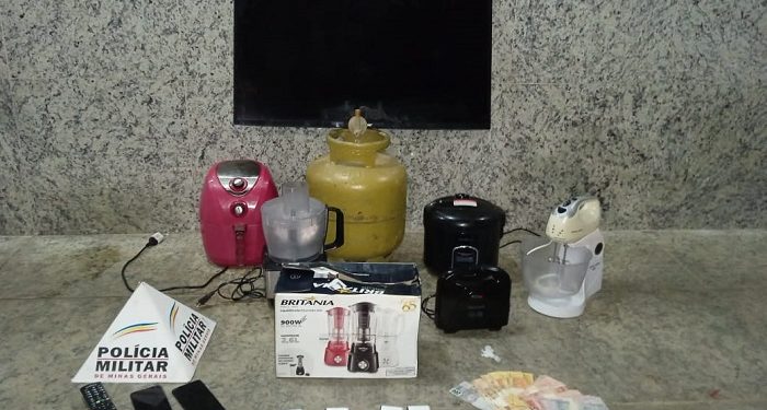 Em uma só tacada  PM prende larápio  e duas mulheres por tráfico de drogas e receptação em Mantena 