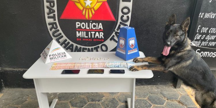Homem é preso  em conjunto pelas polícias mineira e capixaba  no bairro Prefeito Joel Garcia, cadela Athena indicou o local das drogas 