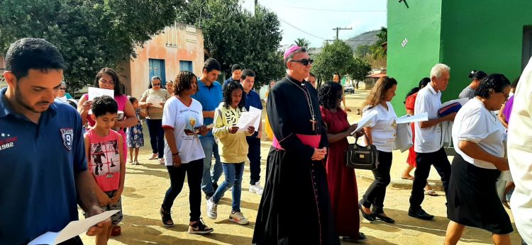 Exclusivo: Veja como foi a  visita pastoral do Bispo  Dom Messias à Paróquia Santo Antônio em Mantena