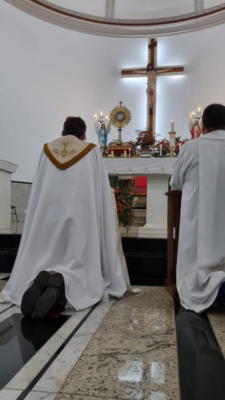 Exclusivo: Veja como foi a  visita pastoral do Bispo  Dom Messias à Paróquia Santo Antônio em Mantena
