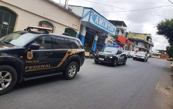 Imagem Da Semana: Polícia Federal pelas ruas da cidade… Veja o que vieram fazer em Mantena ?