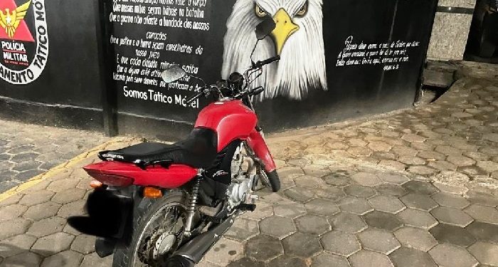 Presos autores de roubo de  motocicleta, celular e pizzas  de entregador que estava trabalhando em  Mantena 