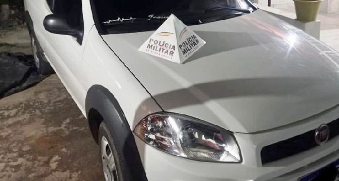 PM de Itabirinha recupera veículo roubado no Espírito Santo ,  homem é preso com mandado  em aberto em Mantena 