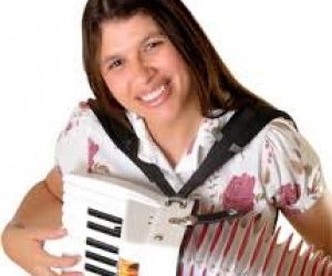 Mantena Online Recomenda: Alice Maciel Sua Presença