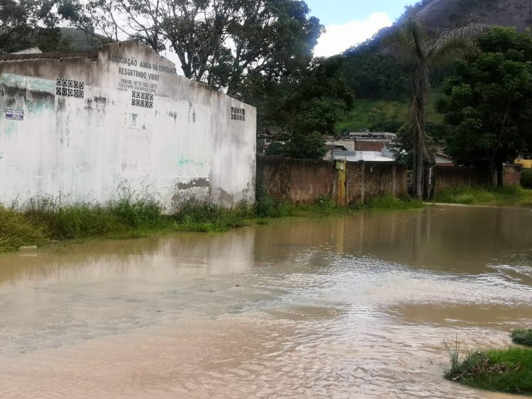 Exclusivo: Forte chuva  da última sexta-feira, (27), pode comprometer mudança do Fórum para o bairro Santos Prates I em Mantena 