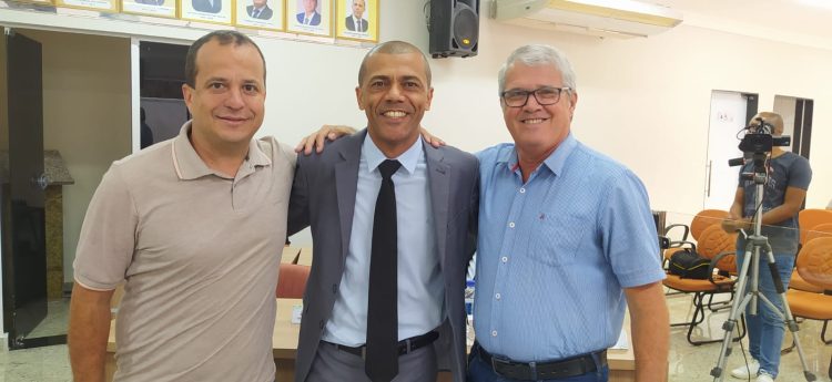 Sargento Ricardo Adriano Firmino escreve o seu nome na história e tem foto entronizada na galeria de Presidentes da Câmara Municipal de Mantena