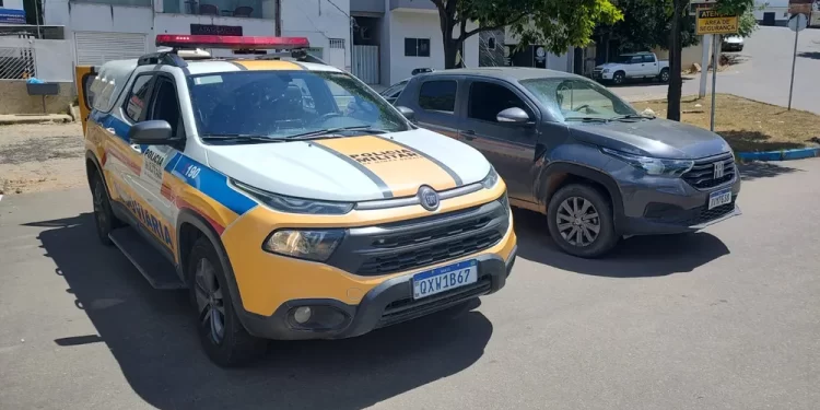 Homem  detido com carro  clonado  em Mantena  foi encaminhado para Delegacia, ouvido e liberado  sem o pagamento de fiança 