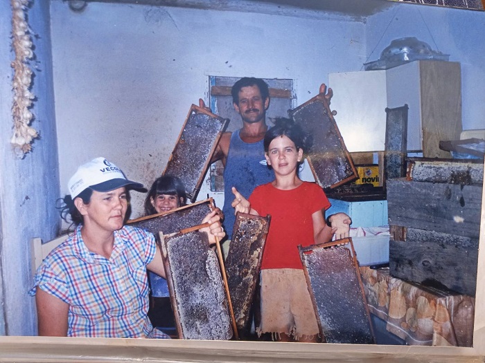Desde criança Paloma Nogueira aprendeu com a família e desenvolveu o amor pelas abelhas que hoje existe como trabalho e hobby - Fotos: Todas as fotos /vídeo/ Divulgação/Redes Sociais 
