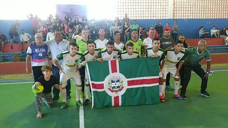 É Campeão! Itabirinha vence Divino das Laranjeiras no futsal módulo 2 pelo JEMG 2023 em Mantena; Prefeito Dr. Lucas Donadia presenteou alunos com 5 mil reais