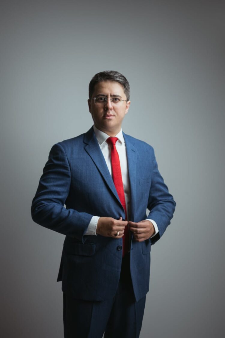 Sua Vida é Destaque: De família tradicional  na Terra Boa Dr. Onilton Mattedi vem se destacando na advocacia em  Mantena 