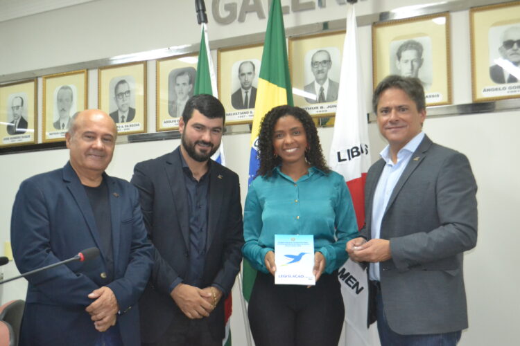 Presença do  Presidente  do CRECI-MG e a posse de  Delegado Municipal valoriza Corretores de Imóveis de Mantena 