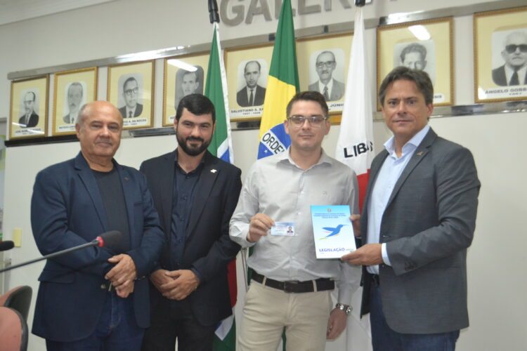 Presença do  Presidente  do CRECI-MG e a posse de  Delegado Municipal valoriza Corretores de Imóveis de Mantena 