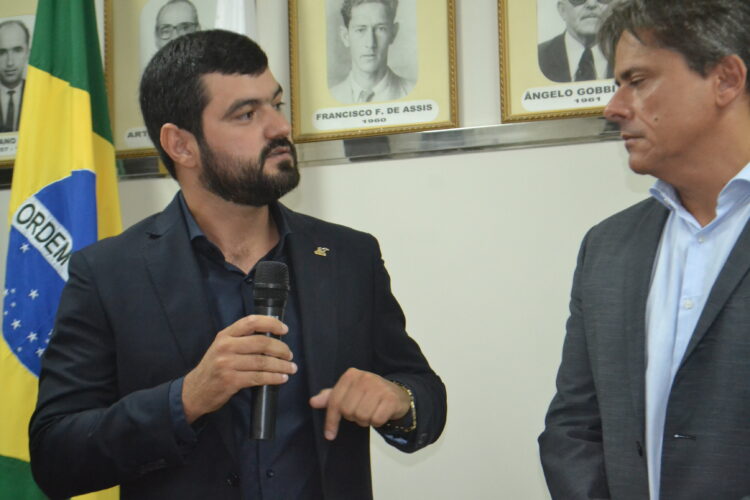 Presença do  Presidente  do CRECI-MG e a posse de  Delegado Municipal valoriza Corretores de Imóveis de Mantena 