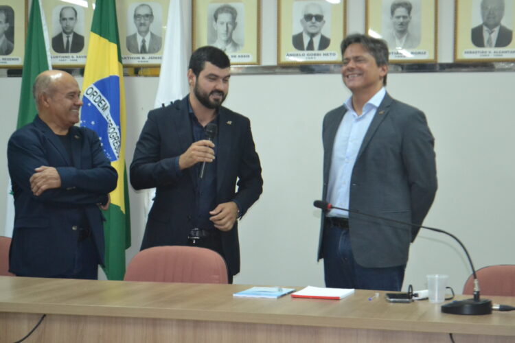 Presença do  Presidente  do CRECI-MG e a posse de  Delegado Municipal valoriza Corretores de Imóveis de Mantena 